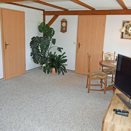 Schoene Mit Terrasse Daire Ralswiek