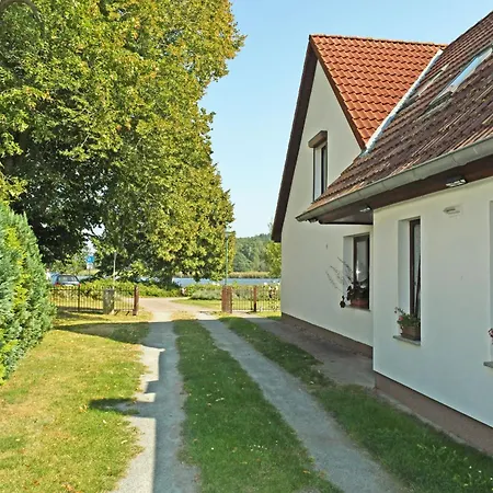 Schoene Mit Terrasse Daire Ralswiek