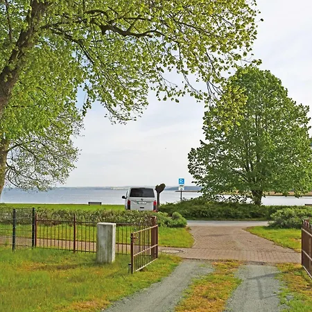 Schoene Mit Terrasse Ralswiek